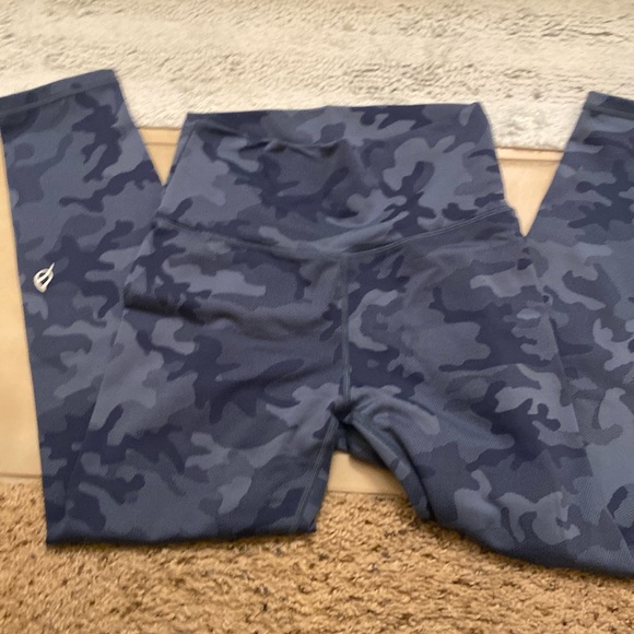 P’tula Stealth leggings - Picture 2 of 5